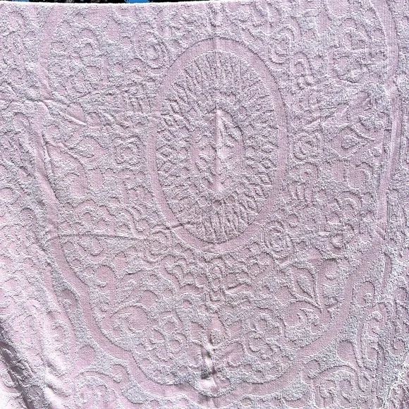 Beautiful Vintage Pink Chenille Twin Bedspread with White Fringe - Picture 10 of 12